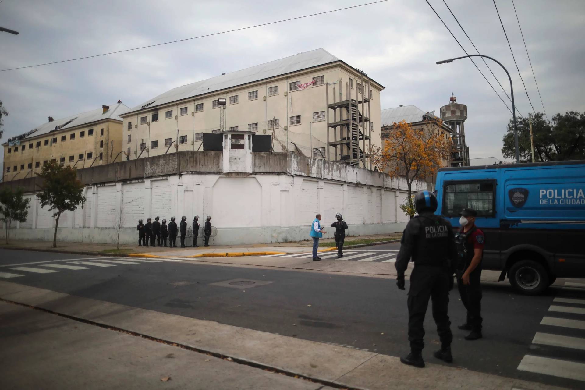 Police take position outside the Villa Devoto prison in Buenos Aires, Argentina, on April 24, 2020. (Credit: Natacha Pisarenko/AP.)