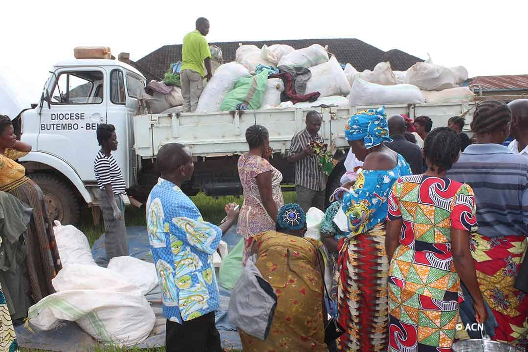 Displaced and refugees in the East of Democratic Republic of Congo receiving help from the Catholic Church. (Credit: Aid to the Church in Need.)