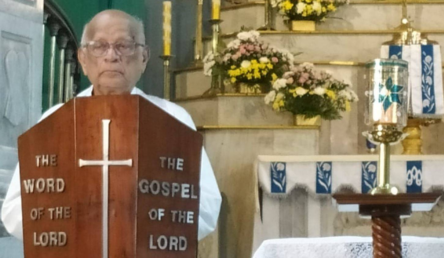 Father Vernon Aguiar recites the rosary at the Basilica of Our Lady of the Mount in the Bandra area in Mumbai, India on June 7, 2024. (Credit: Nirmala Carvalho.)