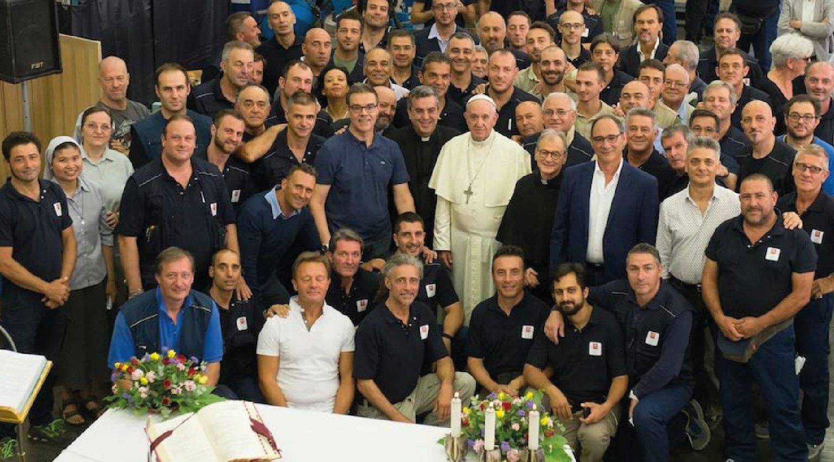 Pope Francis meets Vatican employees. (Credit: Vatican Media.)