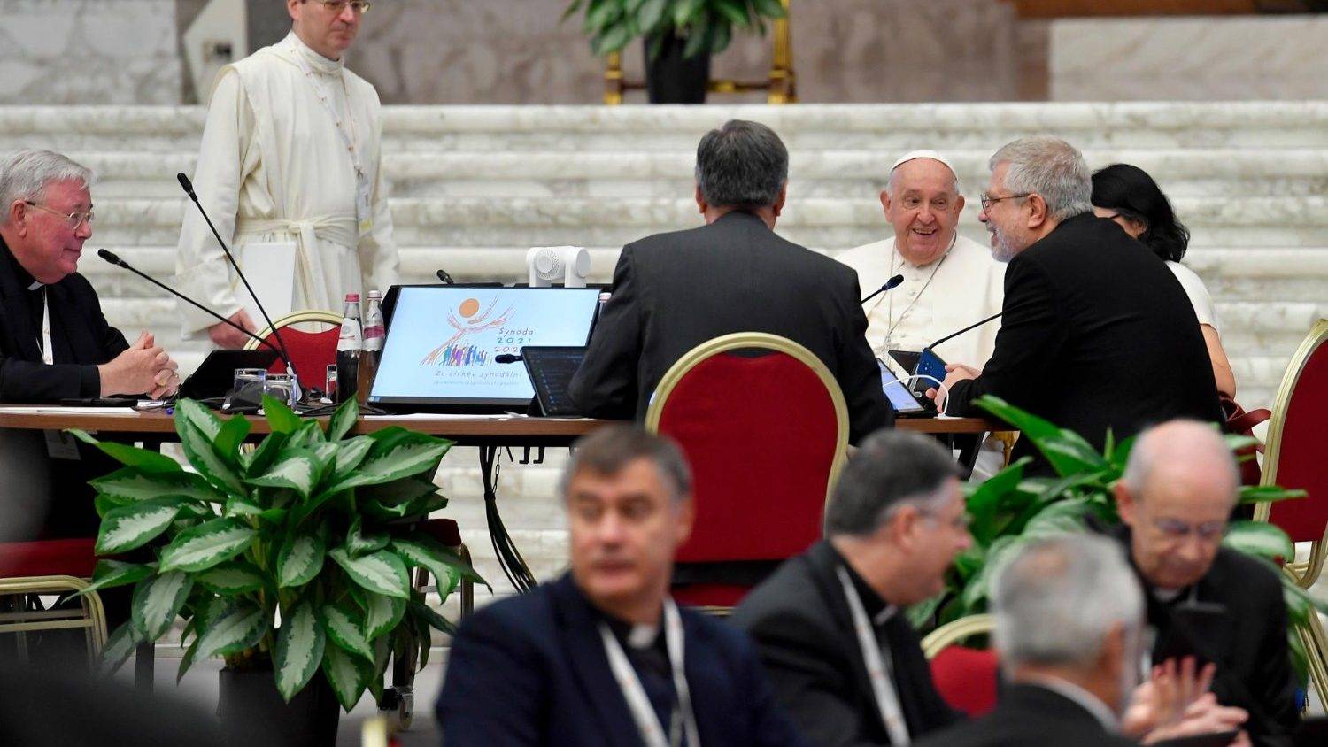 Presentation of the General rapporteur during the morning session of the General Assembly. (Credit: Vatican Media.)