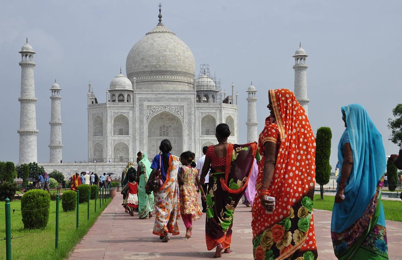 The Taj Mahal on the right bank of the river Yamuna in Agra, Uttar Pradesh, India. (Credit: Pixabay.)