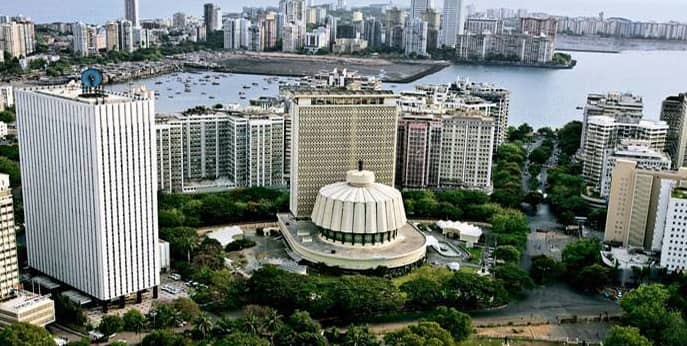 Aerial view of the state legislative assembly in South Mumbai in India. (Credit: Wikimedia.)