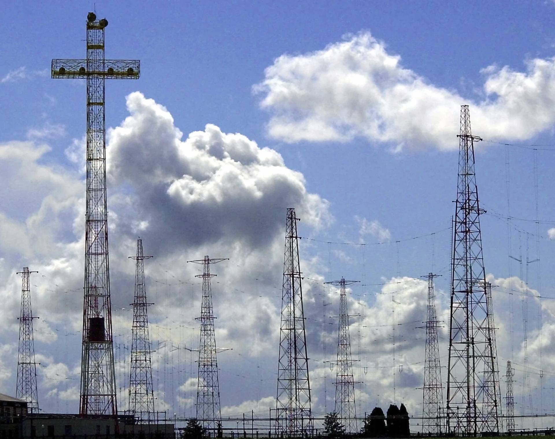 A view of the antennas of Vatican Radio in Santa Maria di Galeria on April 11, 2001. (Credit: Gregorio Borgia/AP.)