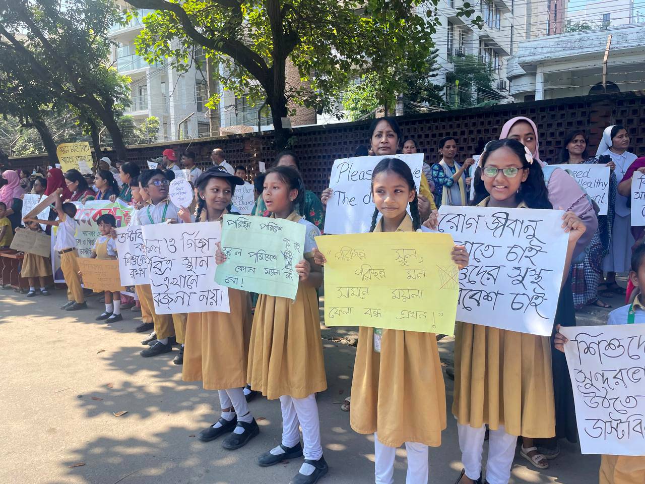 Catholics protest in front of De Mazenod Church and St. Eugene’s School called on the authorities of the Dhaka North City Corporation to immediately stop the construction of the garbage disposal facility on October 21, 2025, in Dhaka, Bangladesh. (Credit: Stephan Uttom Rozario.)
