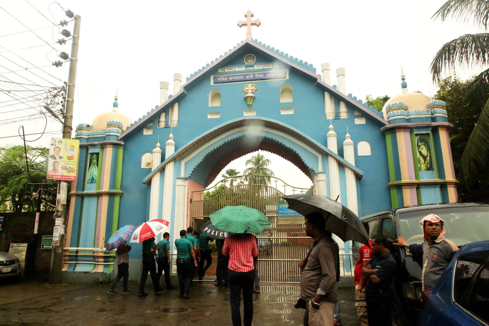 Some assailants set off two cocktail explosions in quick succession at the main gate of the Holy Rosary Church in Dhaka, Bangladesh, on Oct. 8, 2025. (Credit: Stephan Uttom Rozario.)
