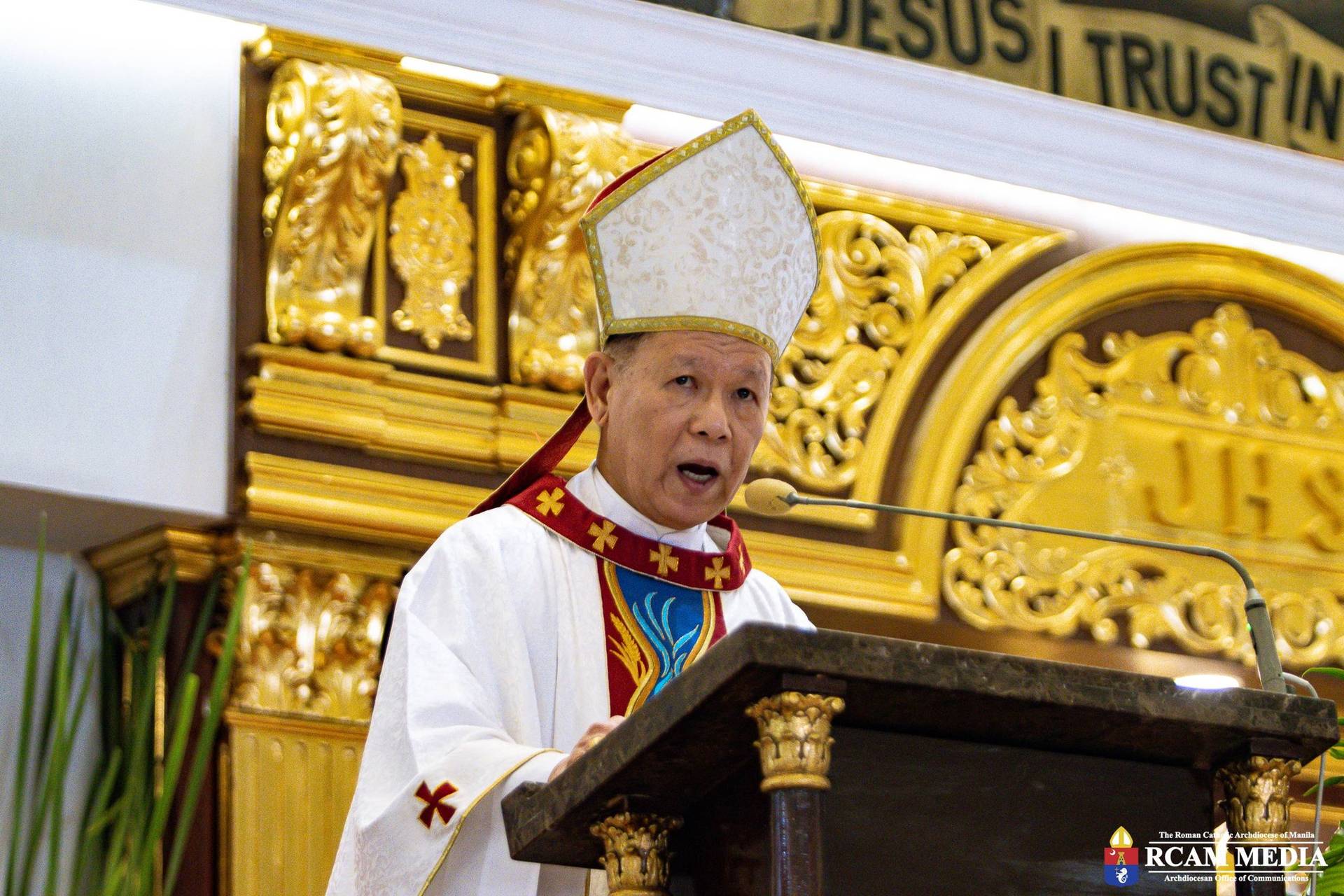 Cardinal Jose Advincula presides over the Mass at the Archdiocesan Shrine of the Divine Mercy on Divine Mercy Sunday, April 12, 2026. (Credit: Archdiocese of Manila.)