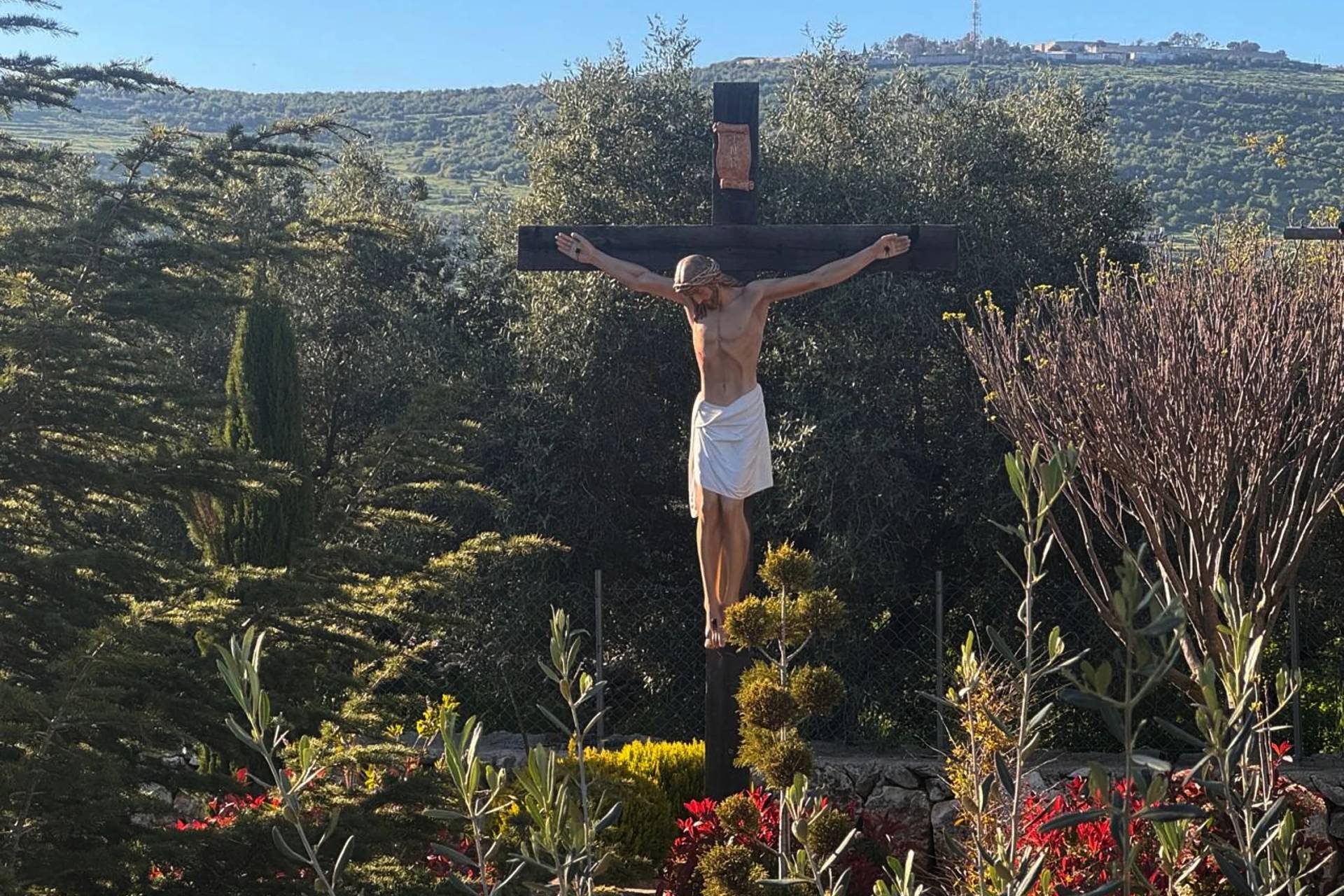 A new crucifix that was sent by Italy to replace the one that was defaced by Isreali troops in Lebanon. (Credit: Houssam Naddaf/via AP.)