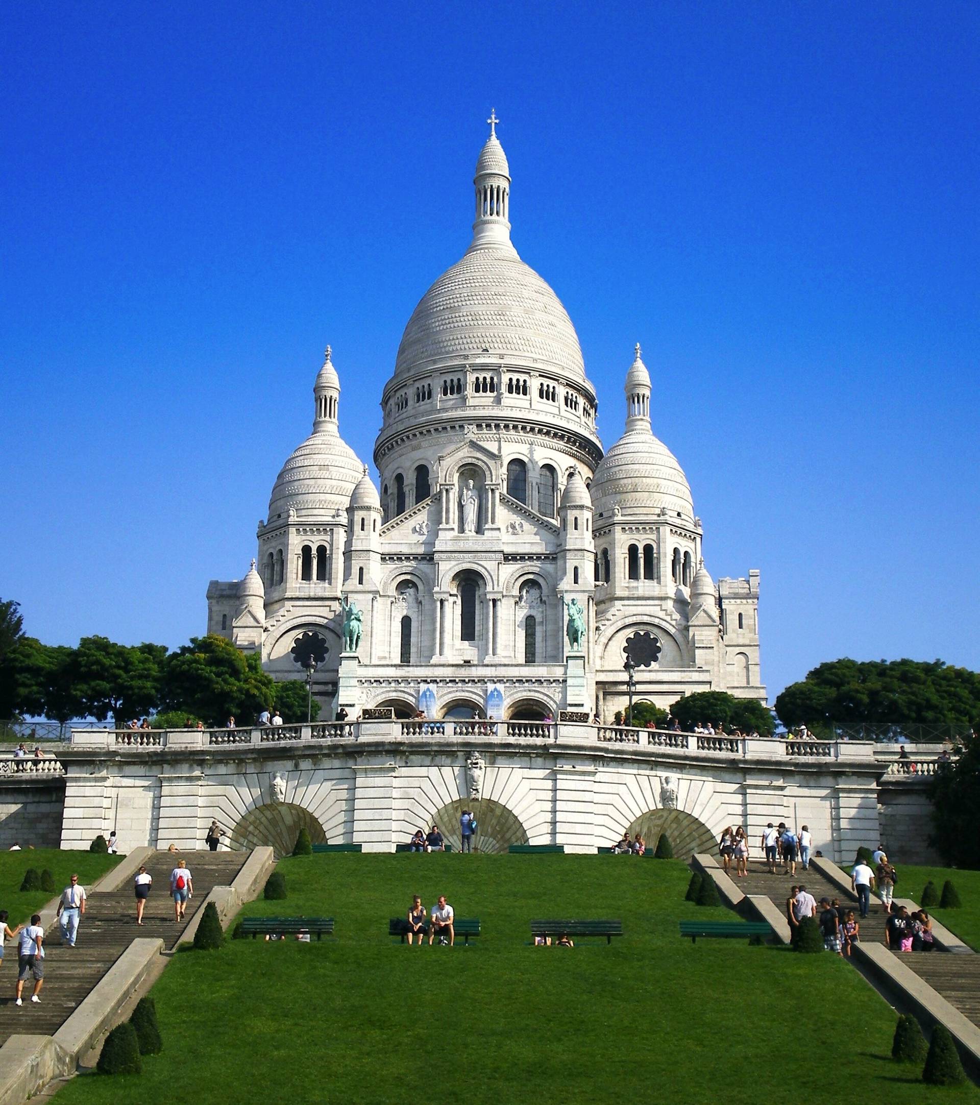 The Basilica of Sacré-Cœur de Montmartre in Paris, France. (Credit: Wikimedia.)