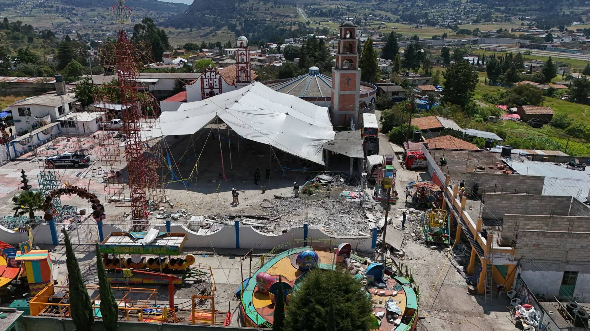 Aerial photo of damage near Nuestra Señora de la Luz church in Temascalcingo in a village in the municipality of Huejutla, Mexico, on Sep. 6, 2026. (Credit: Ramsés Mercado/AP.)