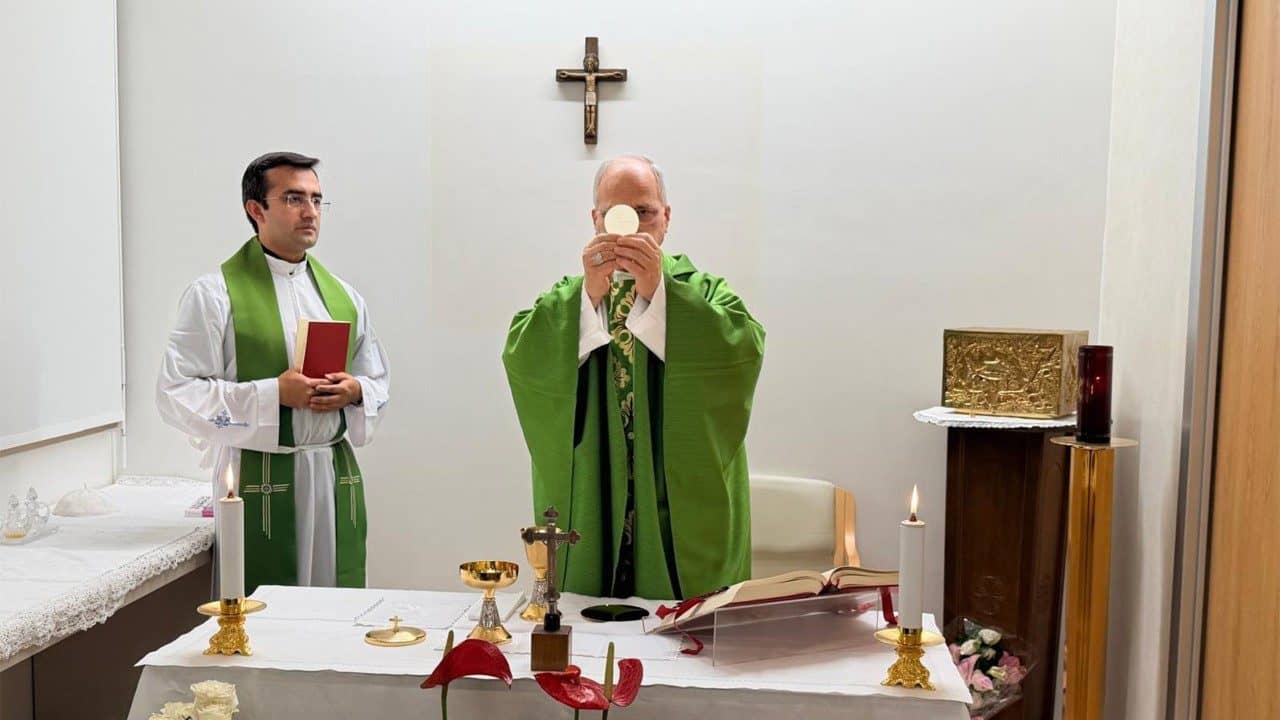 Pope Leo XIV celebrates Mass for Gemelli Hospital medical staff on his fourth day in hospital, Oct. 16, 2026. (Credit: Vatican Media.)