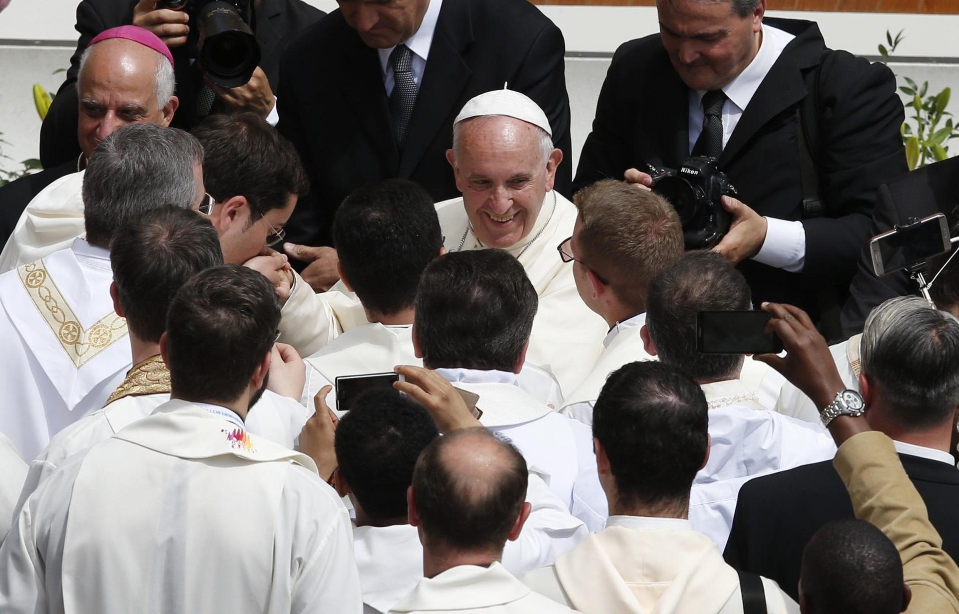Pope to seminarians: Beware of the devil’s temptations, keep a sense of humor
