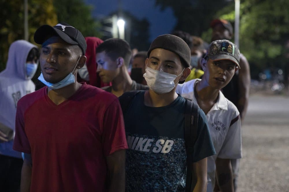 Hundreds of Honduran migrants set out for US amid pandemic
