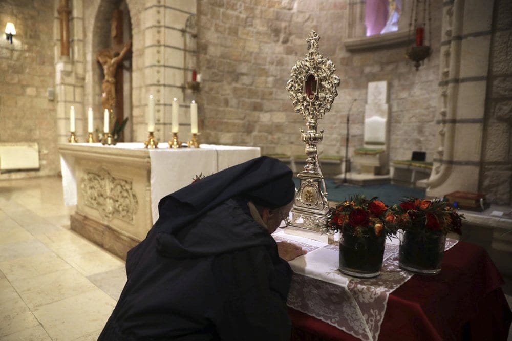 Vatican returns relic from Jesus’ manger to Holy Land