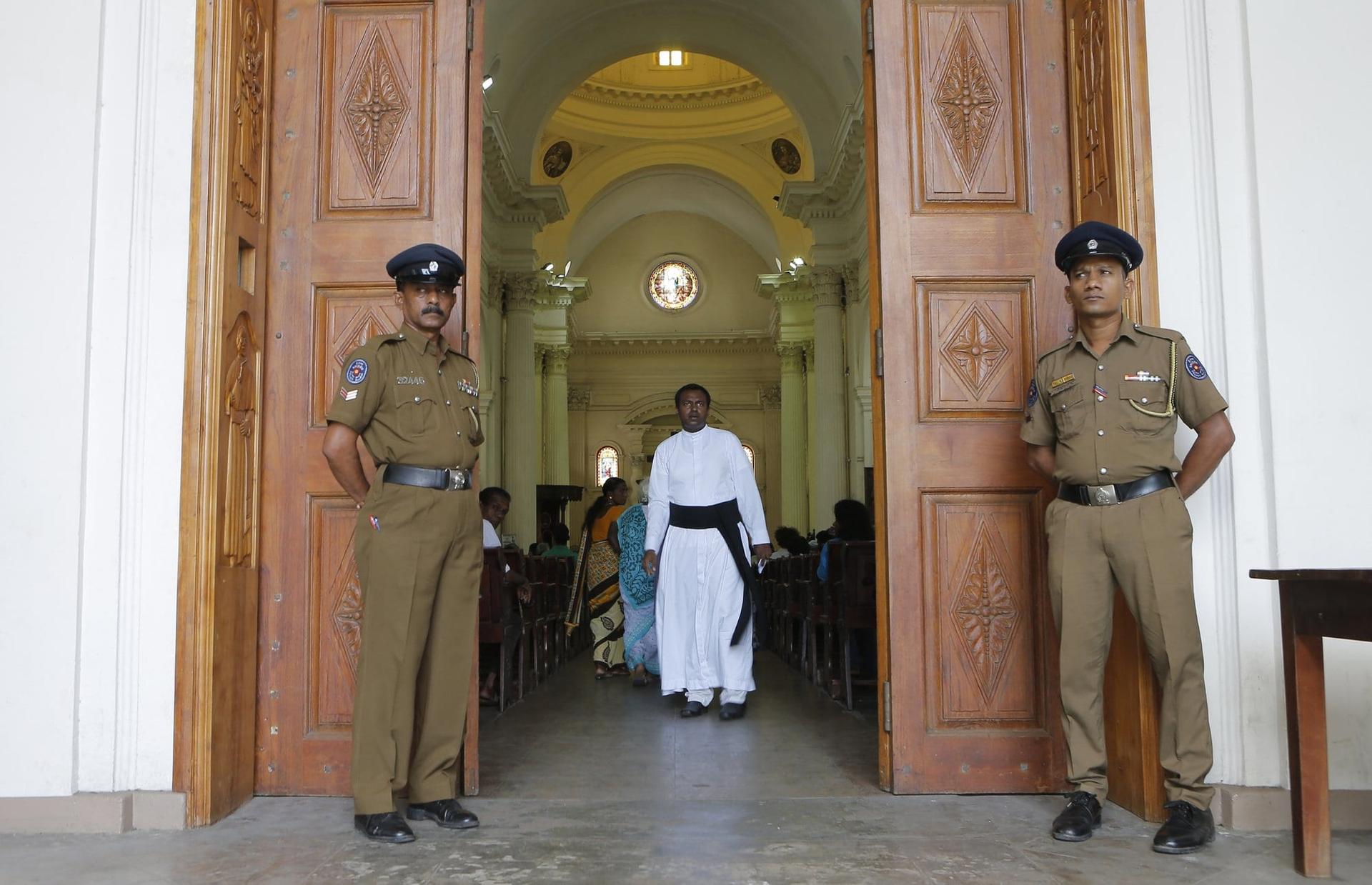 Sri Lanka Catholics hold 1st Sunday Mass since attacks