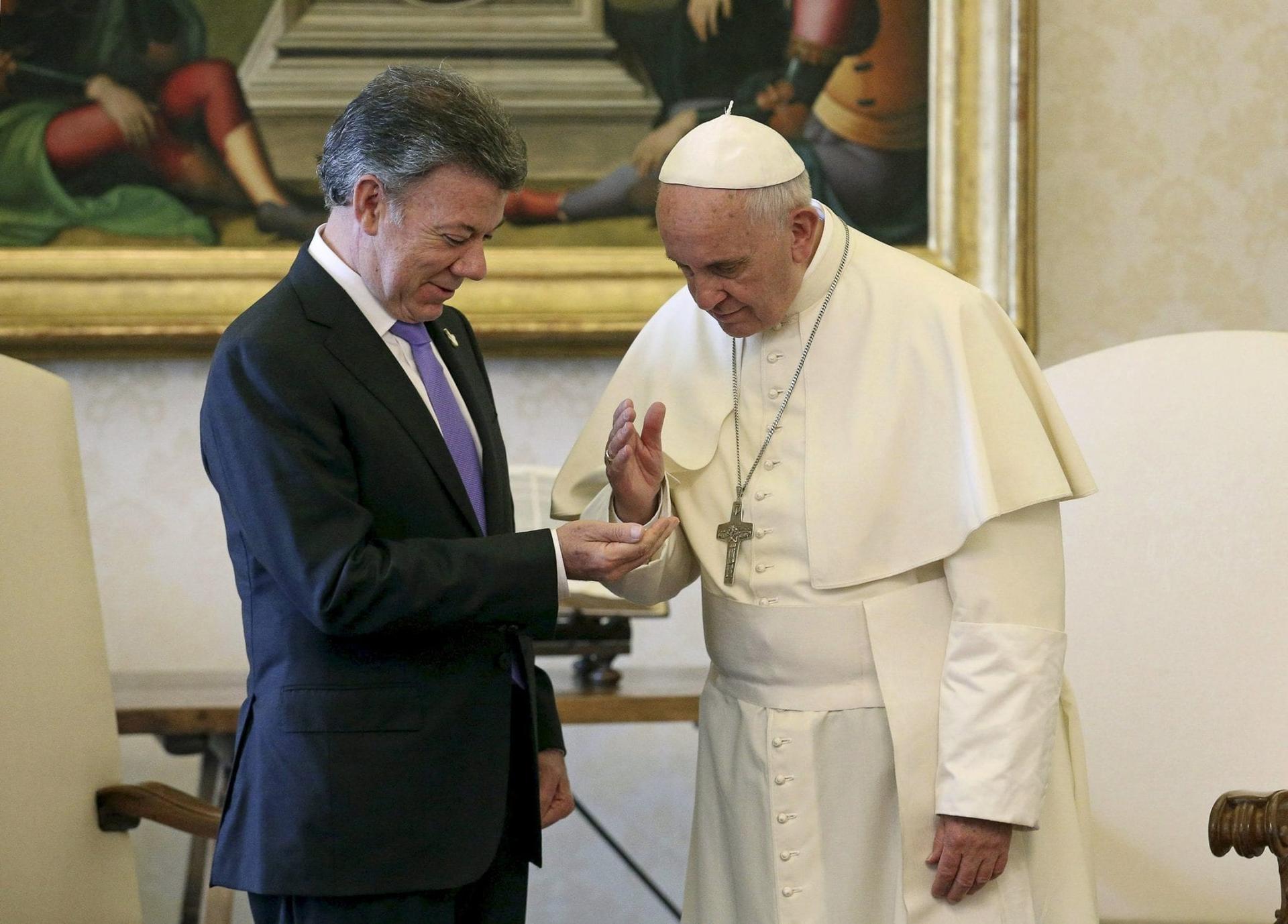 Pope backs Colombia peace but declines role in new truth commission