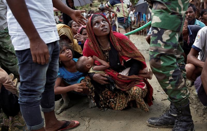 See the yearning for peace in eyes of migrants, refugees, pope says