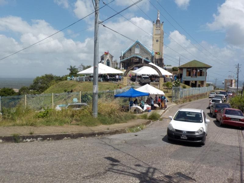 Pilgrims brave dangerous neighborhoods to pray at Trinidad shrine