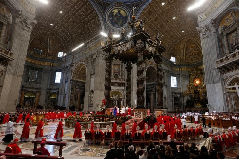 The Holy Spirit changes hearts, pope says on Pentecost