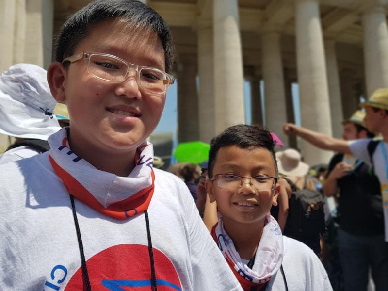 U.S. altar servers bring tradition, heritage to Rome