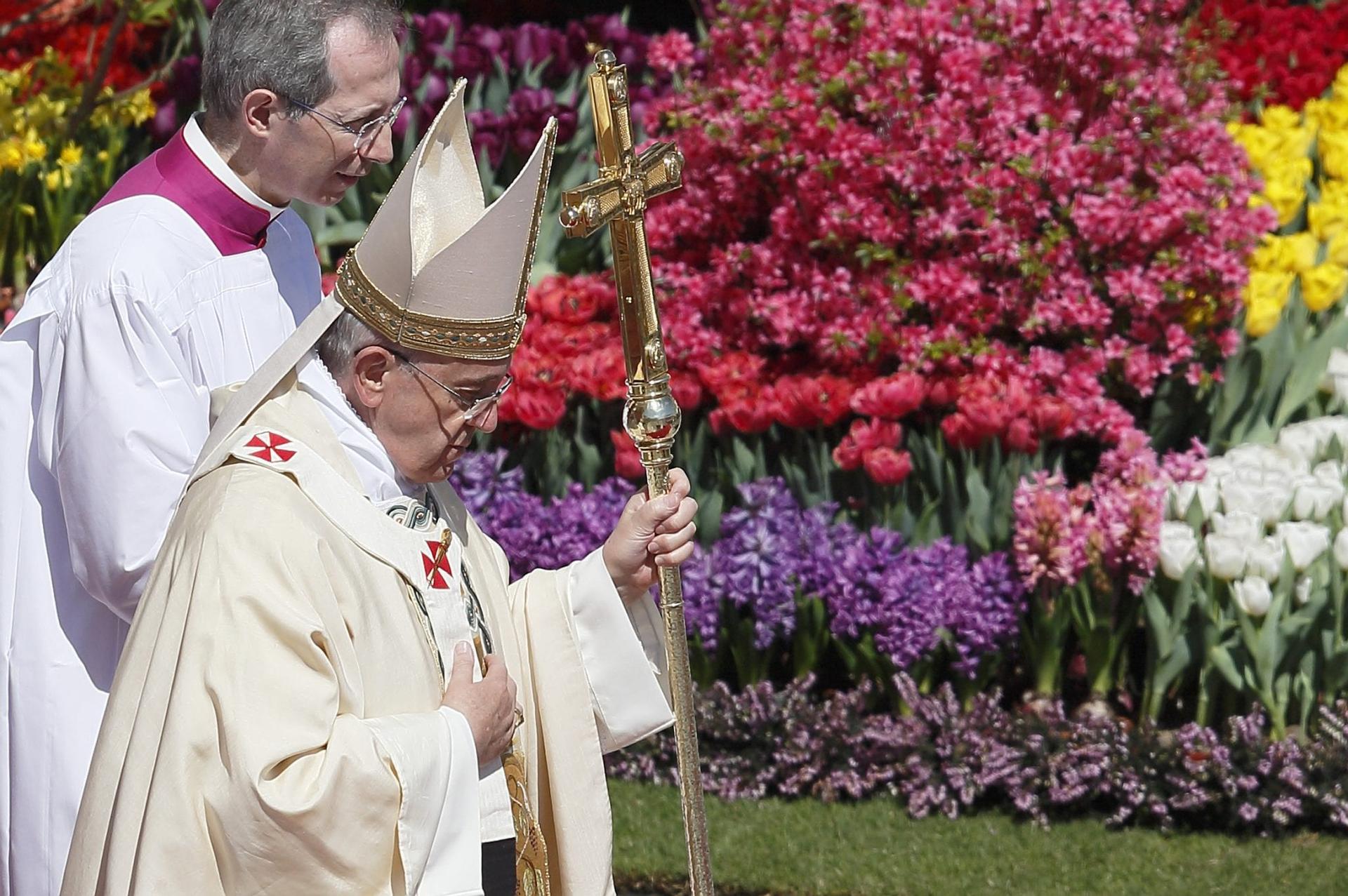 Faith and flowers: Special rules keep God’s house simply beautiful