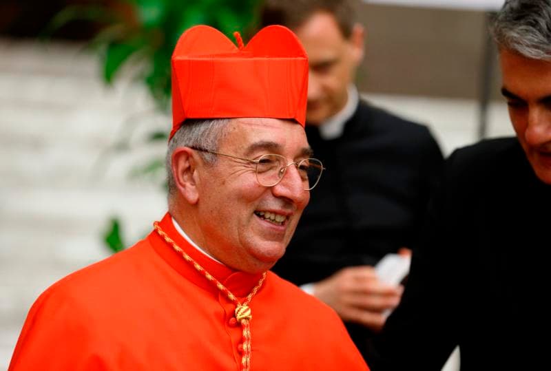 Cardinal close to Pope tests positive for virus
