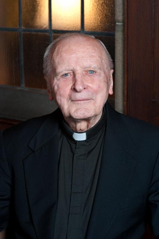 Jesuit priest who was one of leading experts on ecclesiology dies at 97