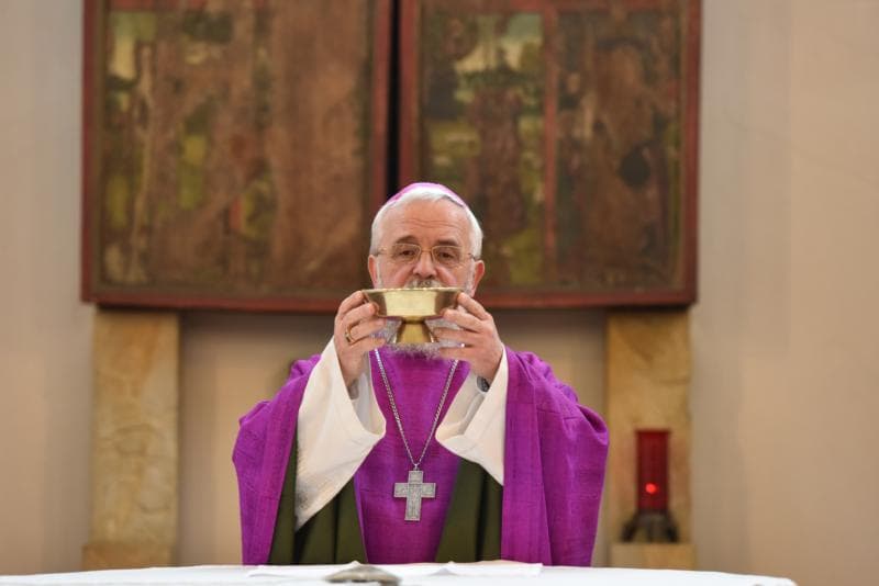 German bishop dampens hopes of shared Communion