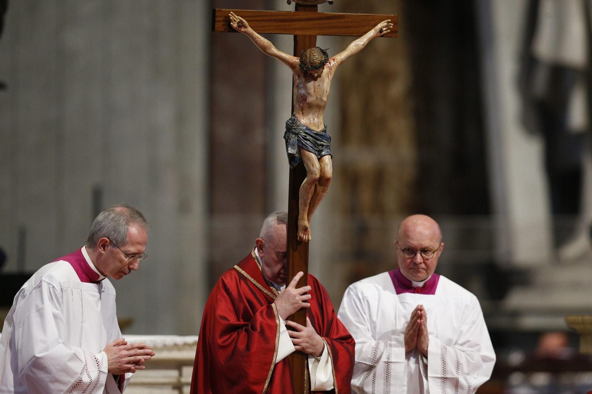 Pope to celebrate Holy Week without the presence of the faithful