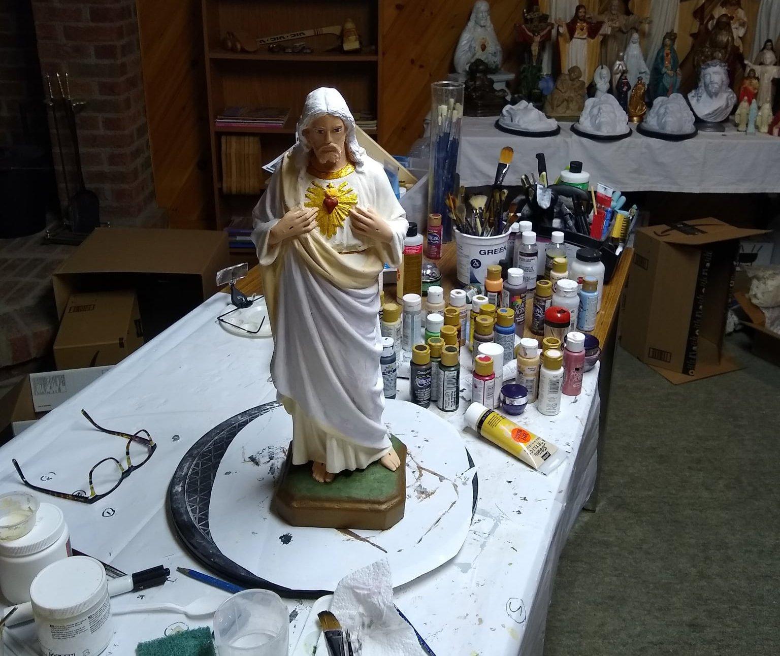 Self-taught restorer helps save statues for personal devotion in Quebec
