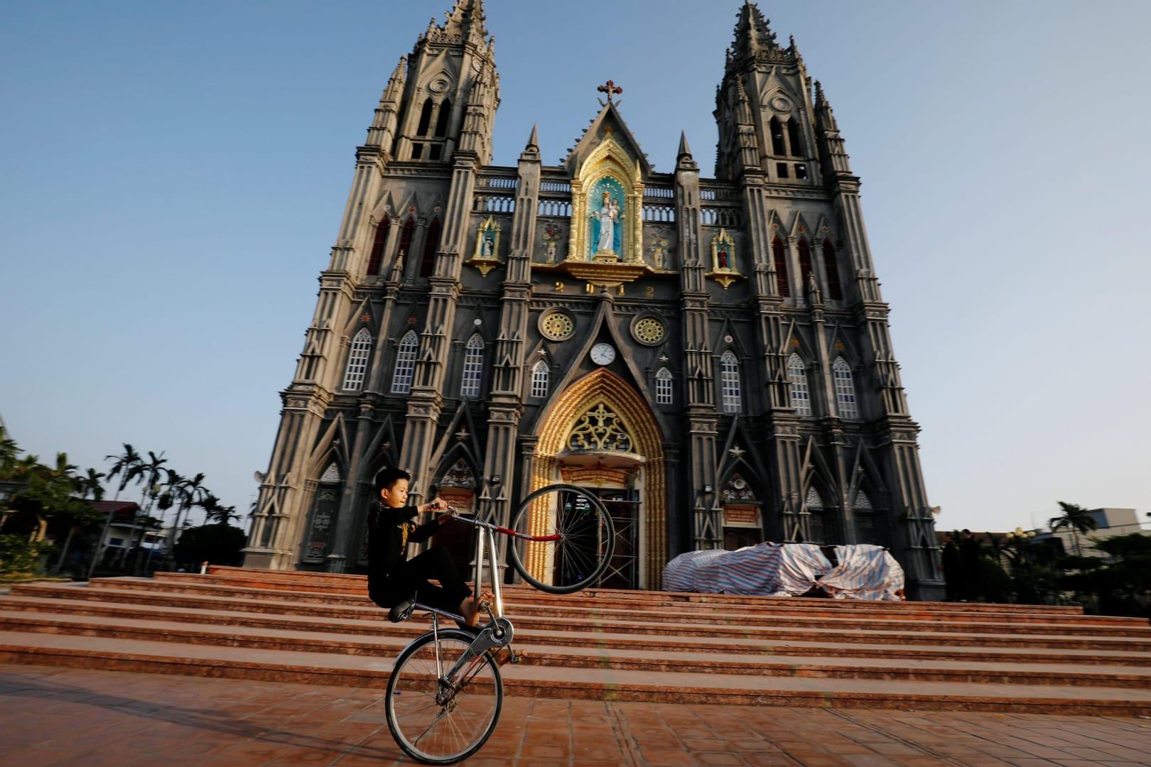 Church’s pandemic help, disaster response lauded by Vietnamese leaders