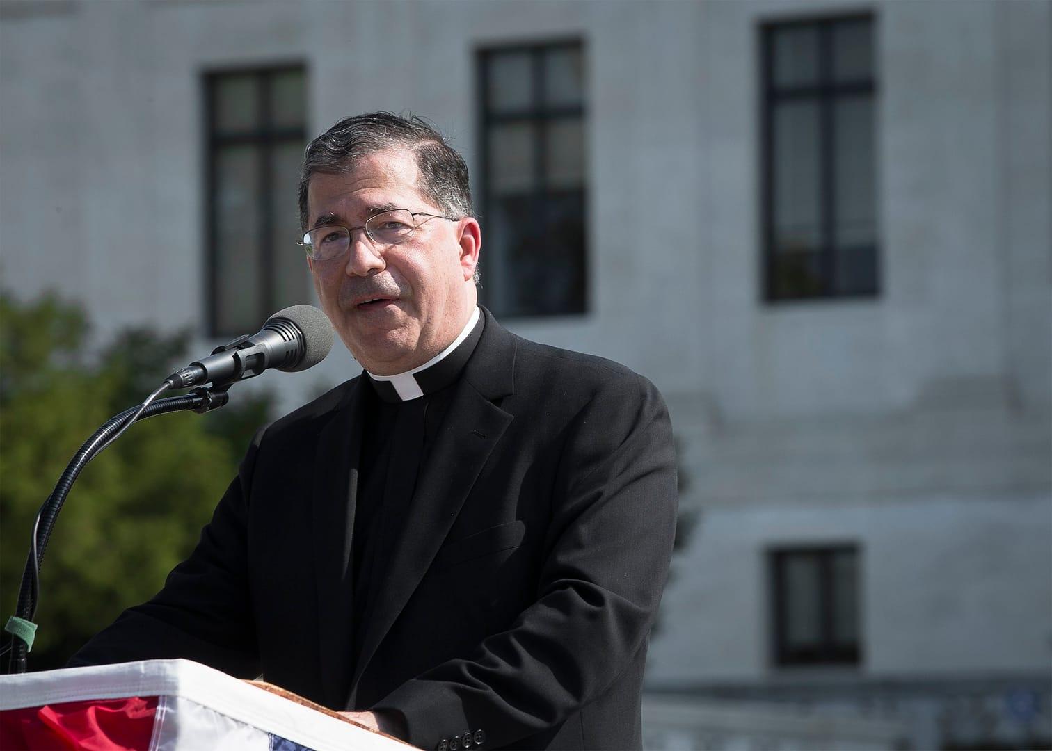 Rome university to honor controversial priest’s pro-life work