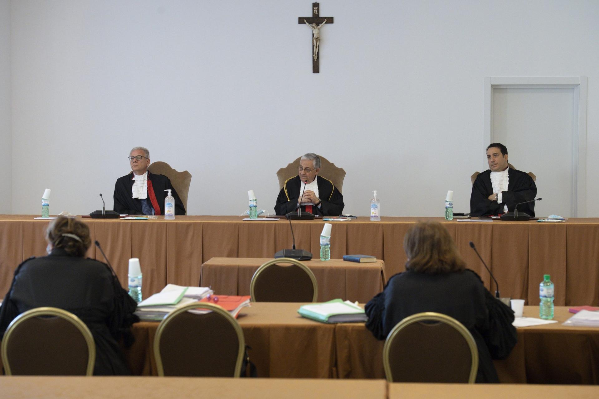 Priests testify at Vatican trial on abuse in minor seminary