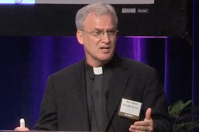 Priest uses chalice to bring home immigration issue to bishops