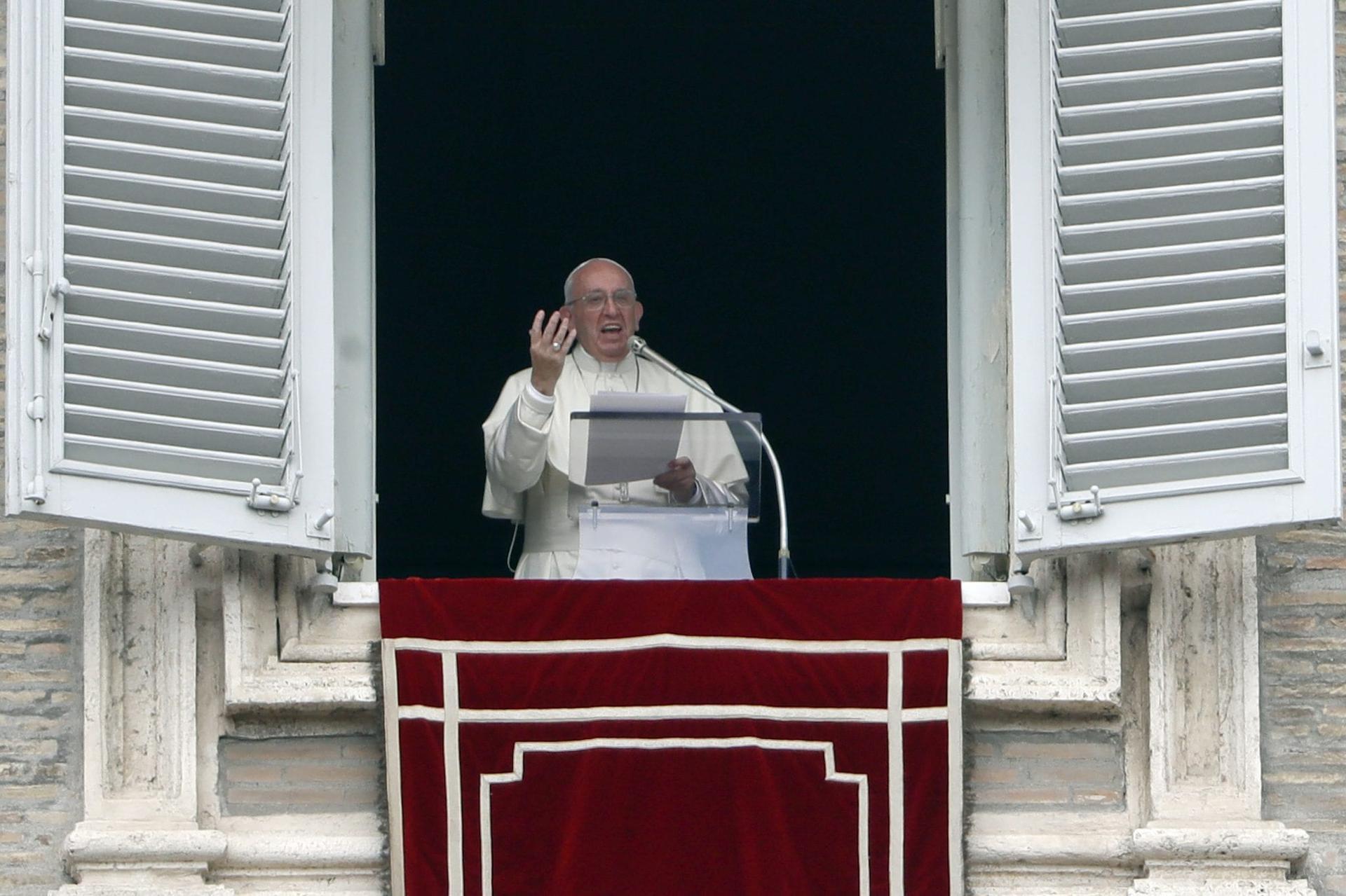 Pope Francis prays for victims and urges dialogue in Gabon