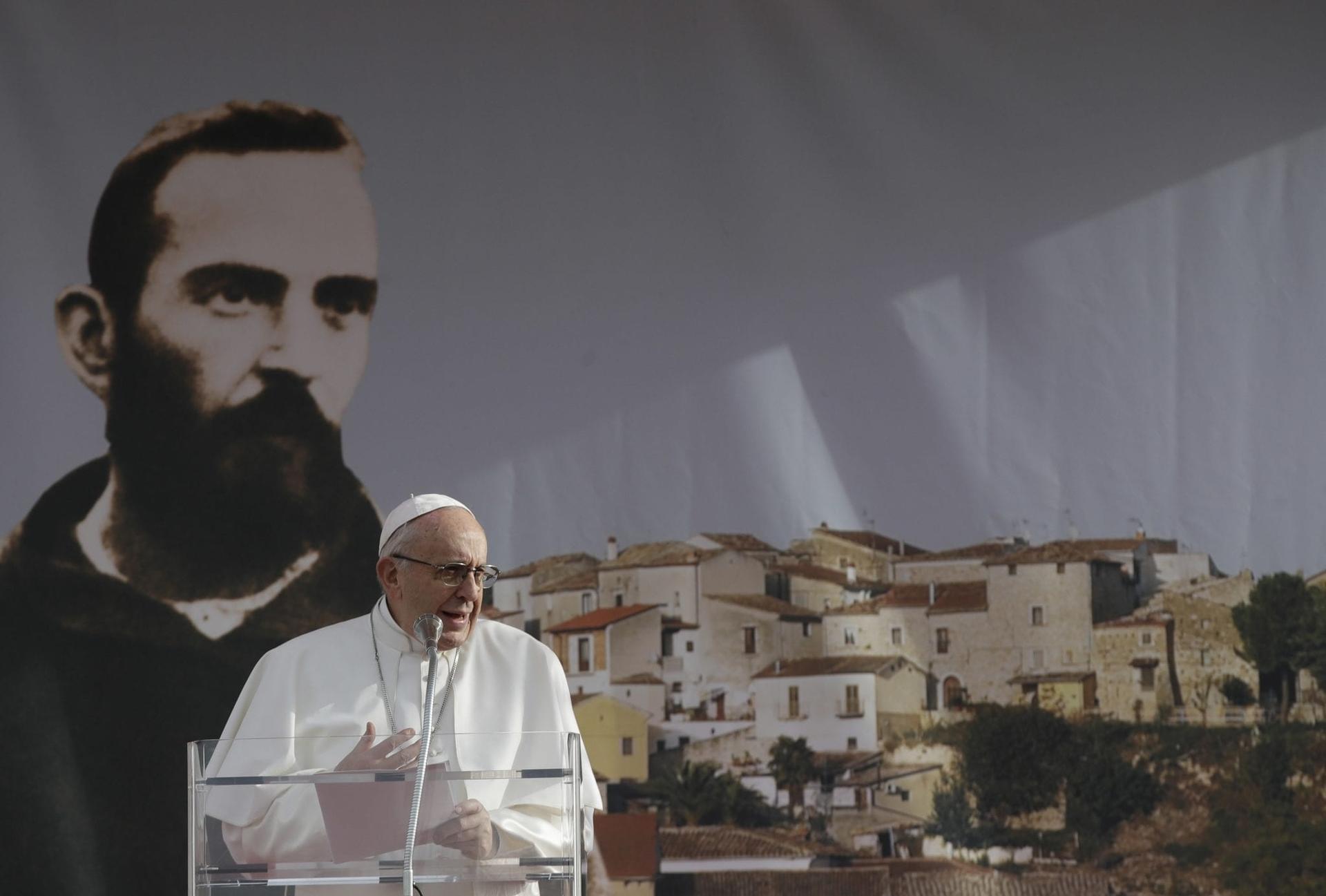 Pope: Like Padre Pio, keep loving the Church ‘despite its troubles, our sins’