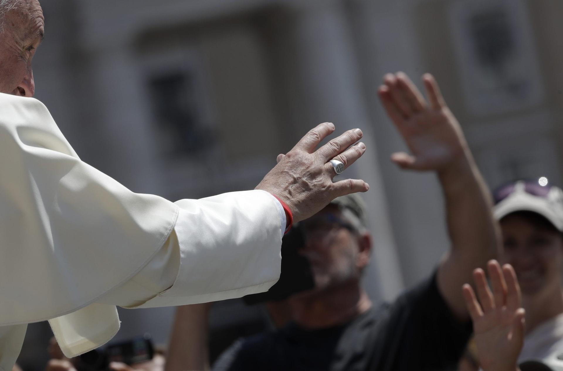 We don’t earn God’s love, it’s freely given, Pope Francis says