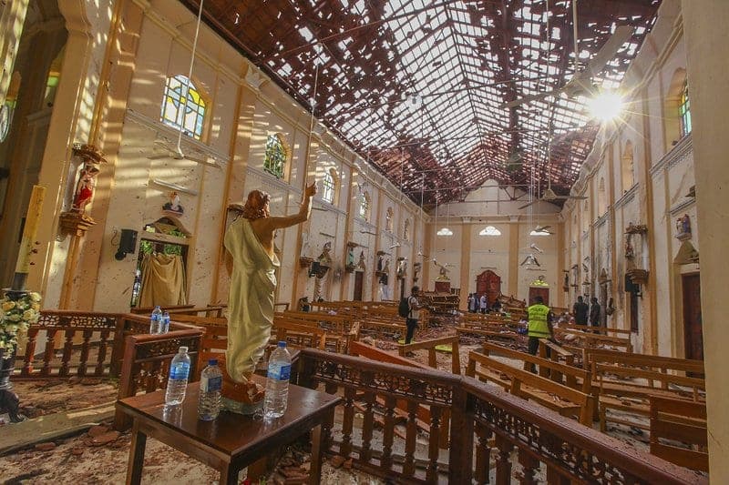 5 suspects in Easter bombings extradited to Sri Lanka