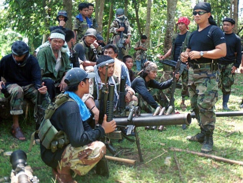 Philippine troops kill Egyptian, 2 Filipino militants