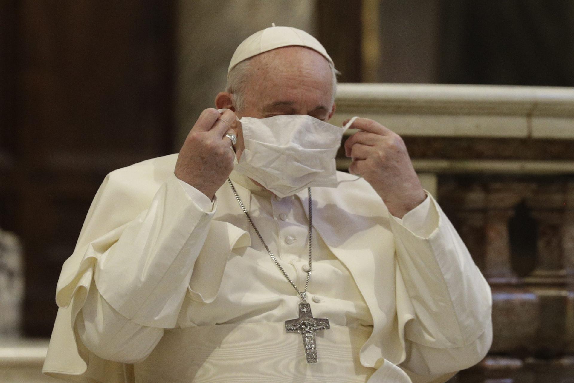 Pope Francis in 2020: A pandemic year in pictures