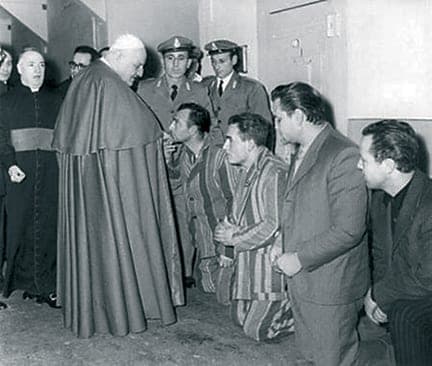 Pope’s prison visit on Holy Thursday recalls iconic John XXIII moment