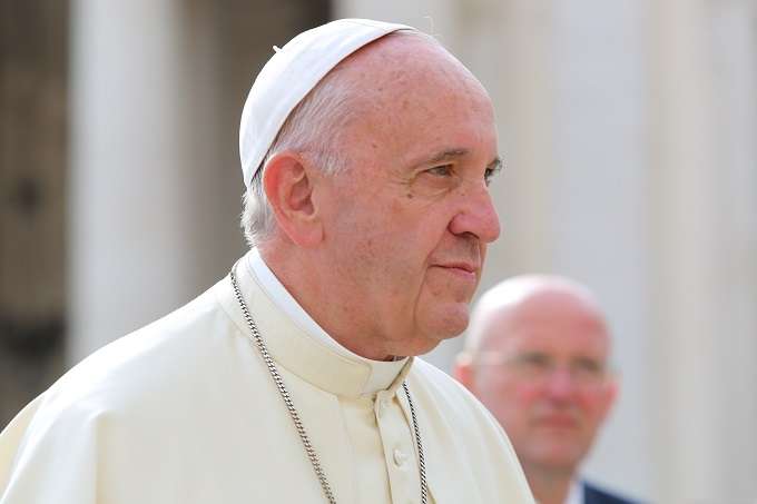 Pope: Those in authority can’t live a ‘double life,’ must lead by example