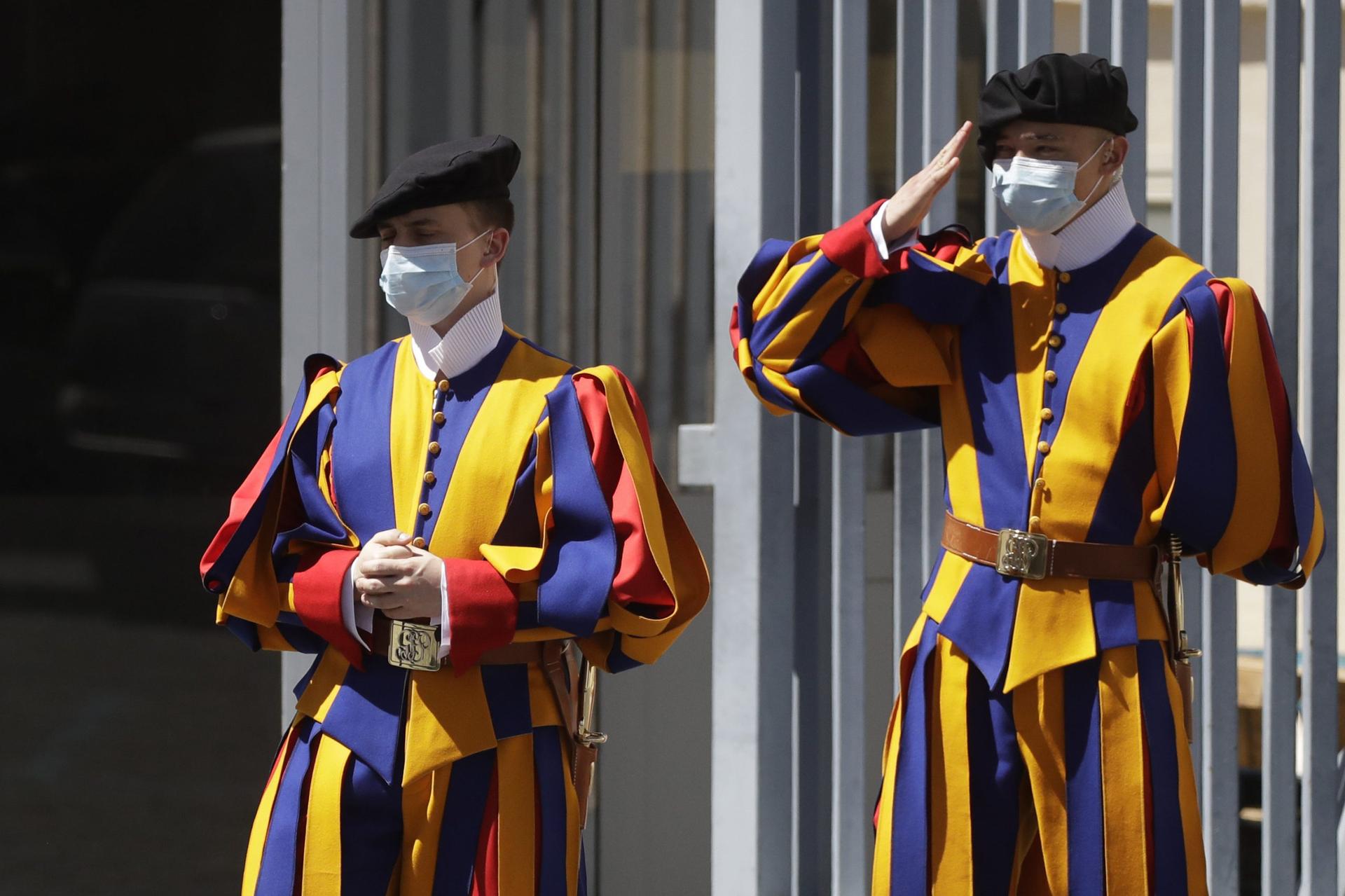 Swiss Guard honor members who died in 1527 in subdued ceremony
