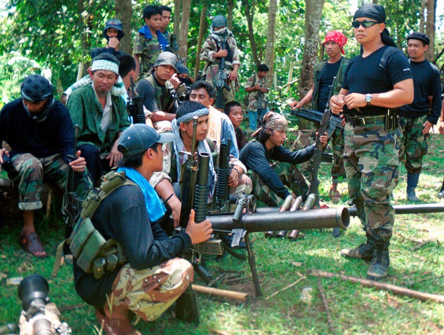 Filipino troops kill rebel commander, rescue last hostage