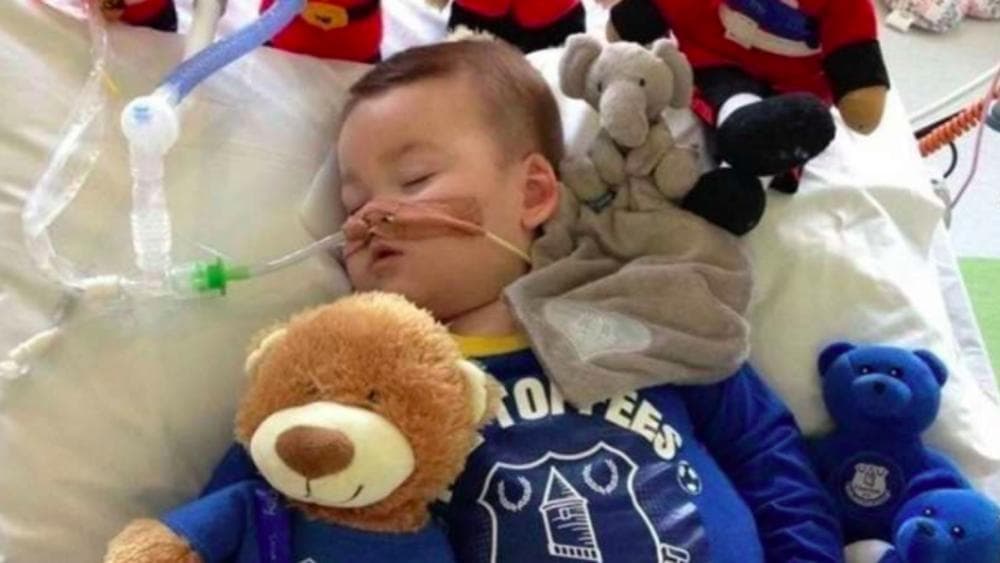Pope Francis tweets support for sick English child facing life support removal