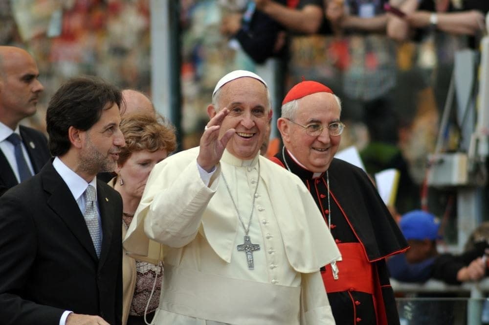 Charismatic sees ‘discontinuity’ between Francis and John Paul