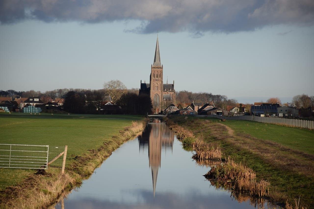 As village churches close, Dutch Catholics leave faith rather than worship elsewhere