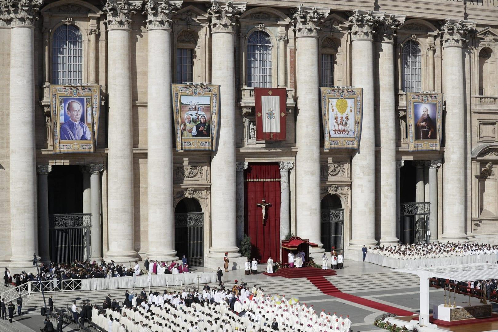 Pope canonizes 35 new saints, including a ‘feminist’ priest