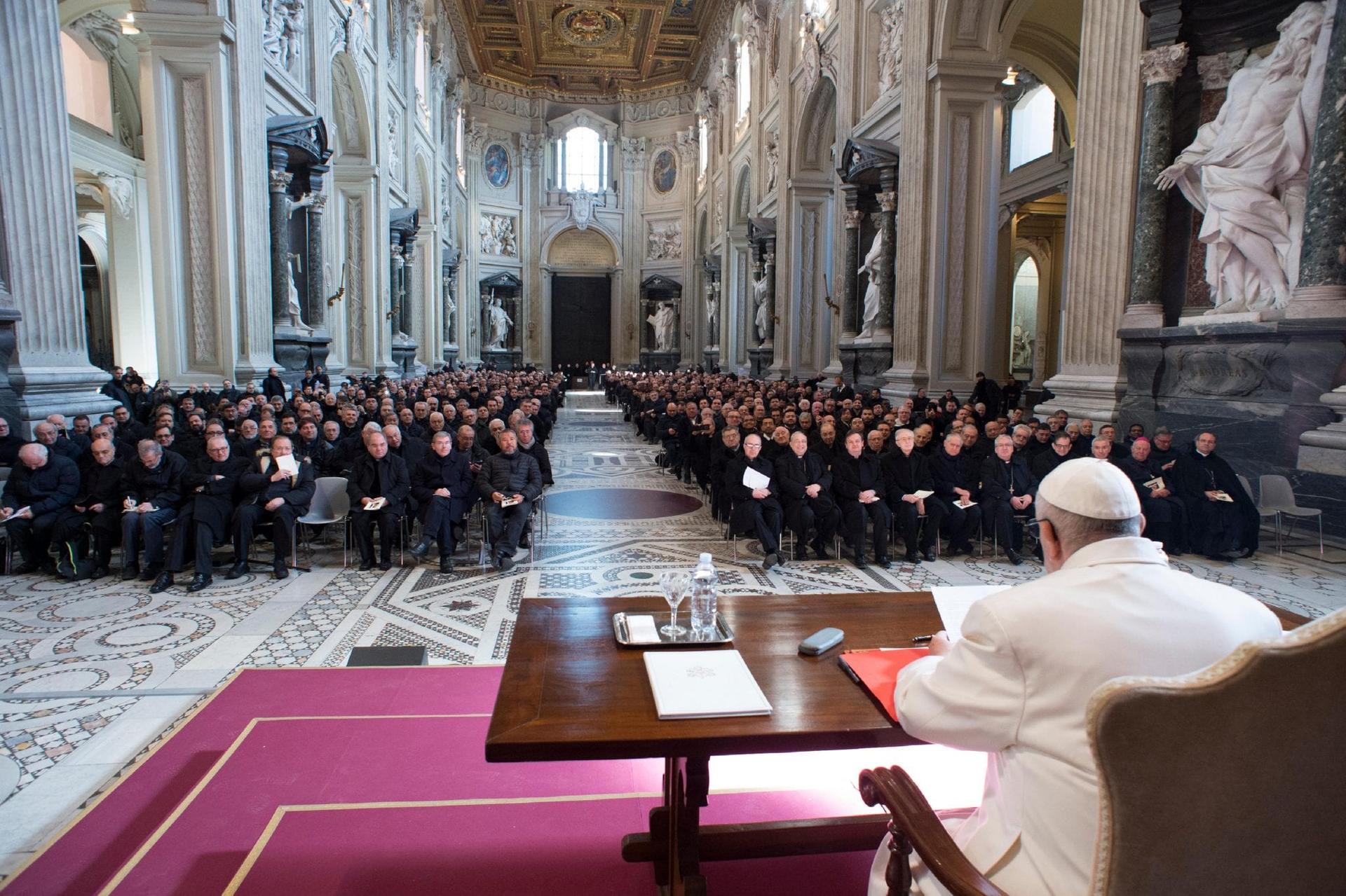 Acknowledge sin, but look for signs of God at work, pope tells priests