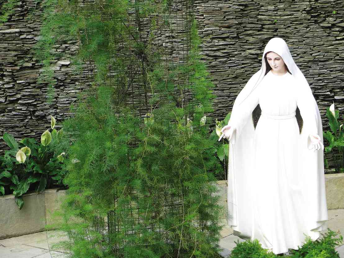 Marian apparition in Philippines stirs controversy